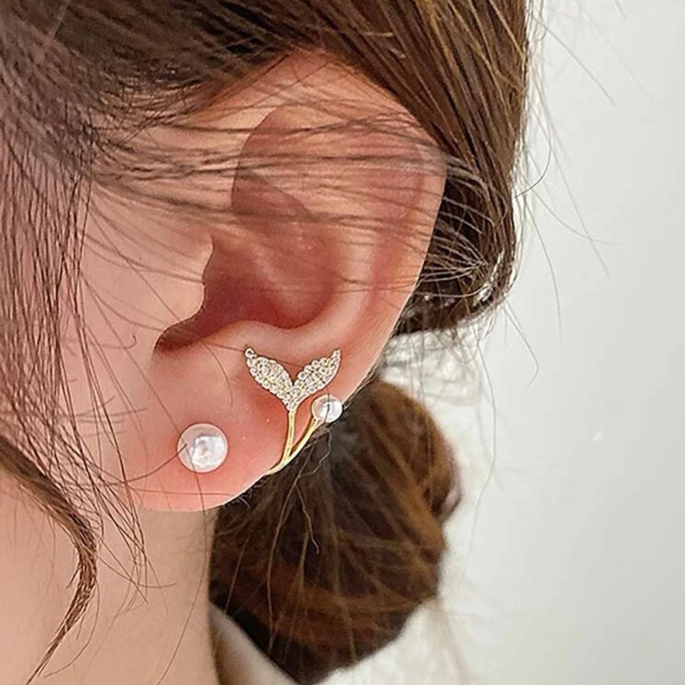 Fishtail Pearl Earrings